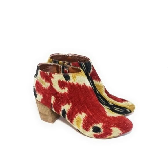 Anthropologie Miss Albright Boho Fabric Ikat Print Ankle Booties Womens Size 8.5 - Picture 1 of 8
